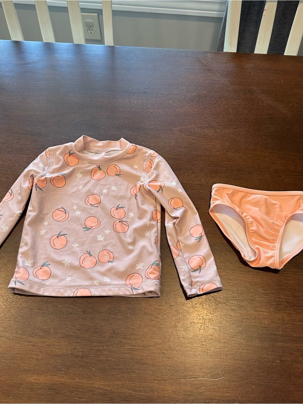 Peach Swim Suit Girls 2T
A5:1333
